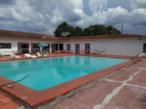 Lazer Campo Piscina 07 qts 4wc km.68 C.Branco